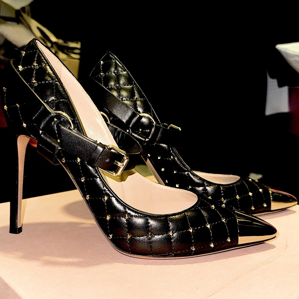 VALENTINO 🖤 GARAVANI BLACK GOLD RARE AUTHENTIC studded stiletto W/DUST BAG!